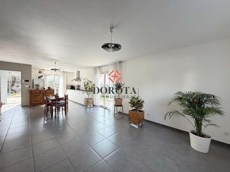 Maison - 90 m² - 4 pièces