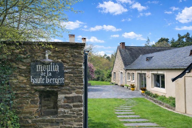 Moulin - 330 m² - 8 pièces