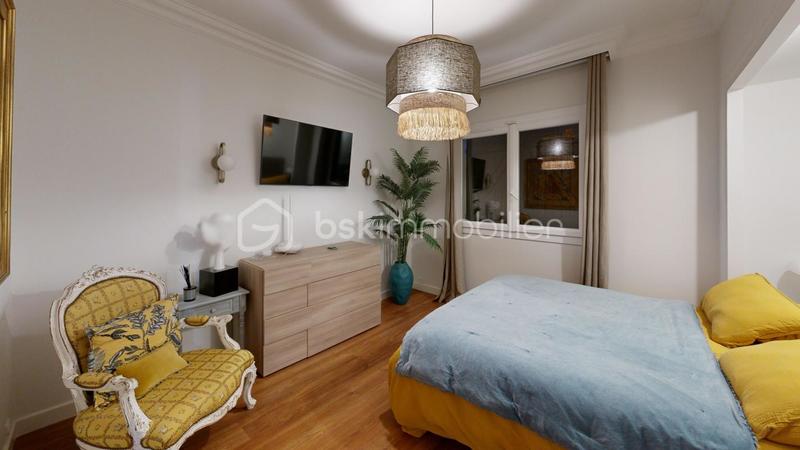 Maison - 213 m² - 8 pièces