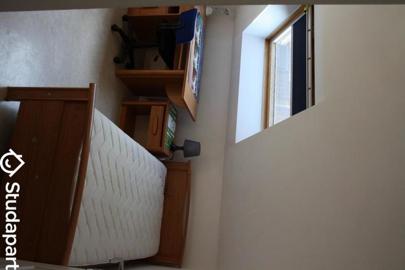 Chambre - 11 m² - 1 pièce