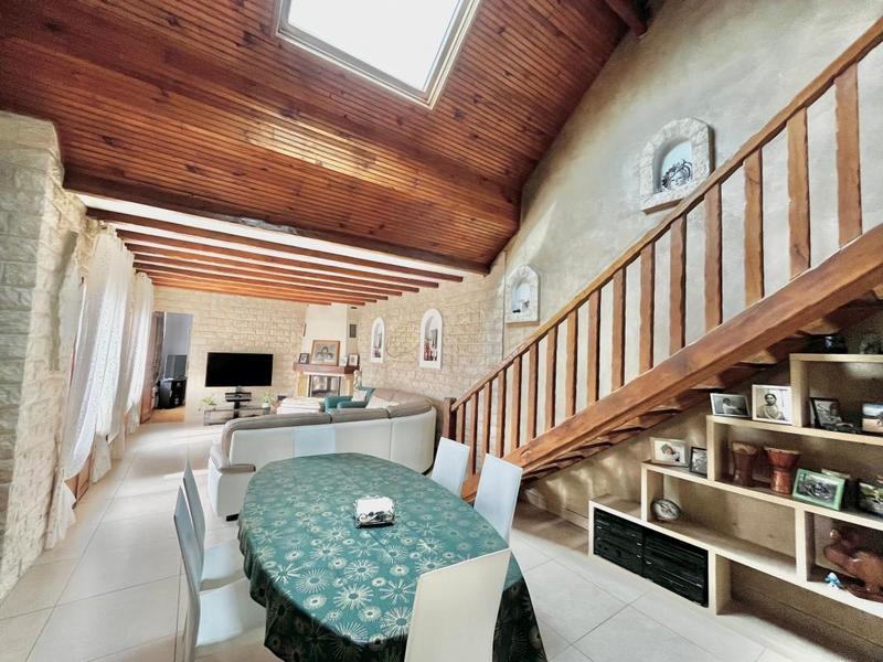 Maison - 160 m² - 5 pièces