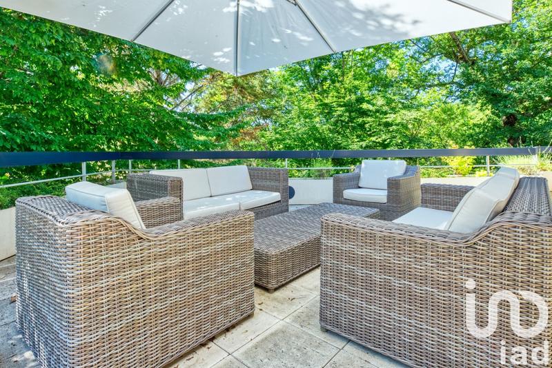 Maison - 220 m² - 5 pièces