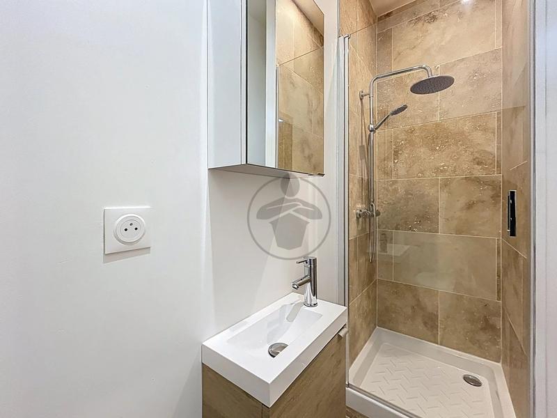 Immeuble - 45 m² - 3 pièces