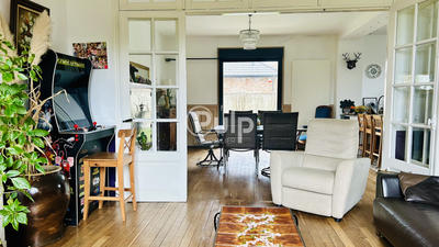 Demeure - 312 m² - 12 pièces