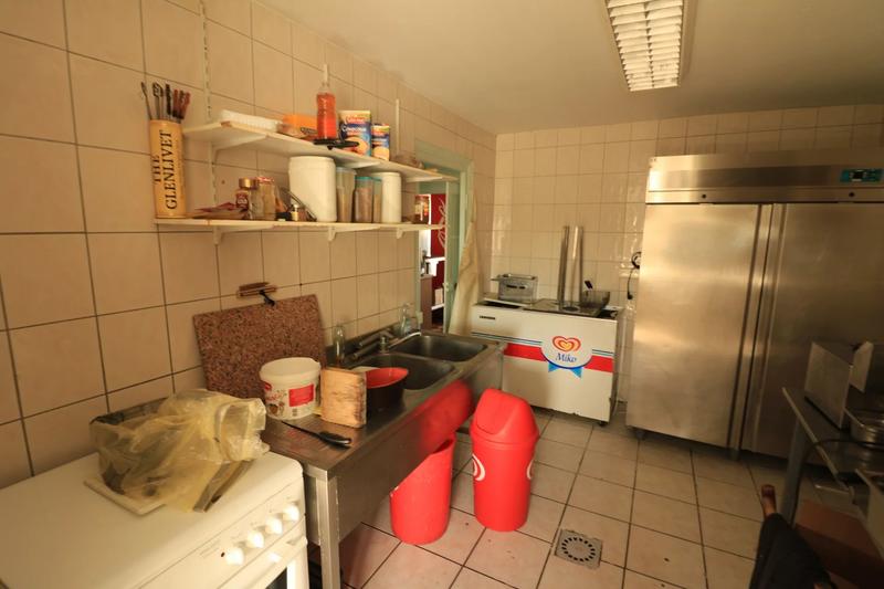 Immeuble mixte - 8 pièces