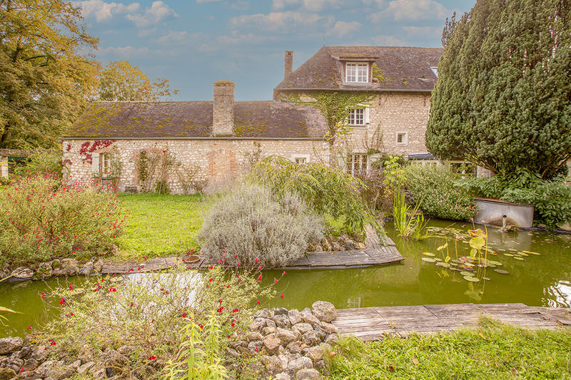 Maison - 392 m² - 16 pièces