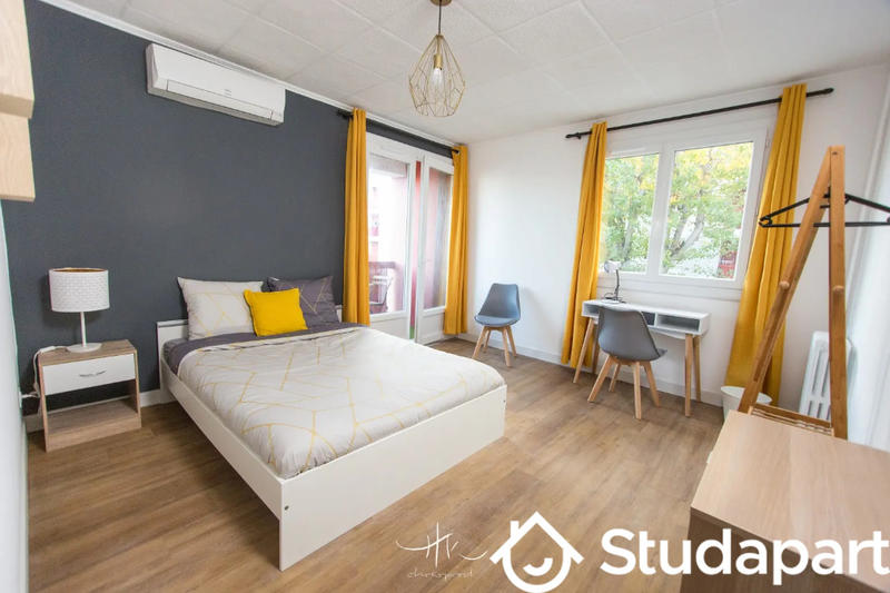 Chambre - 12 m² - 1 pièce