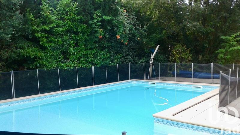 Maison - 260 m² - 9 pièces