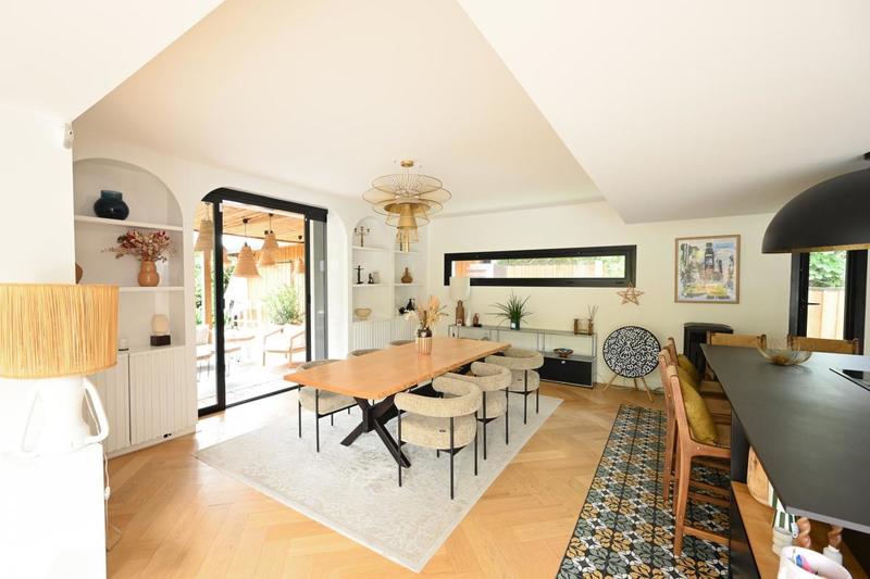 Maison - 270 m² - 7 pièces