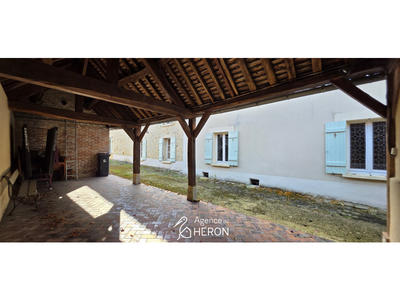 Maison - 374 m² - 10 pièces