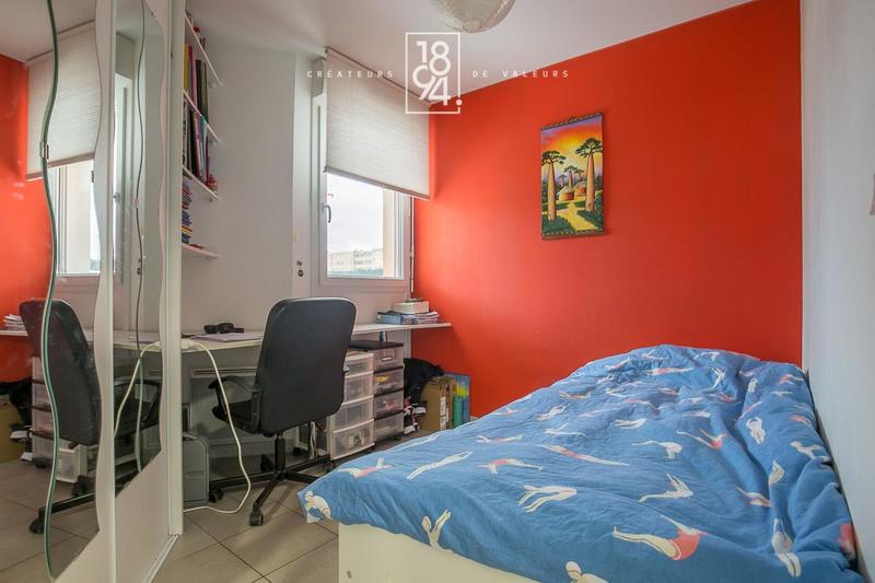 Appartement - 90 m² - 5 pièces