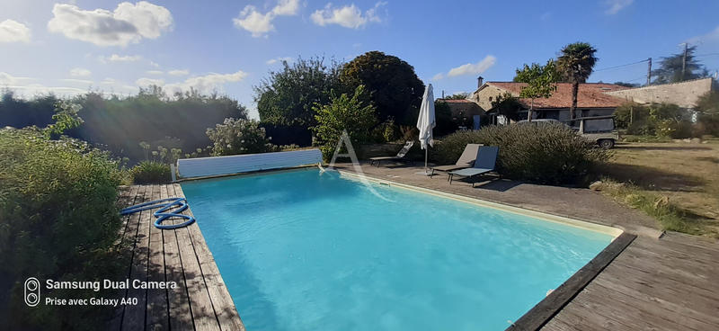 Maison - 247 m² - 5 pièces