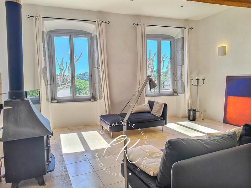 Maison - 205 m² - 7 pièces