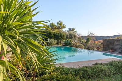 Villa - 180 m² - 6 pièces