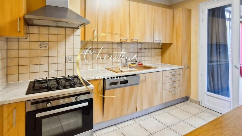 Maison - 80 m² - 5 pièces