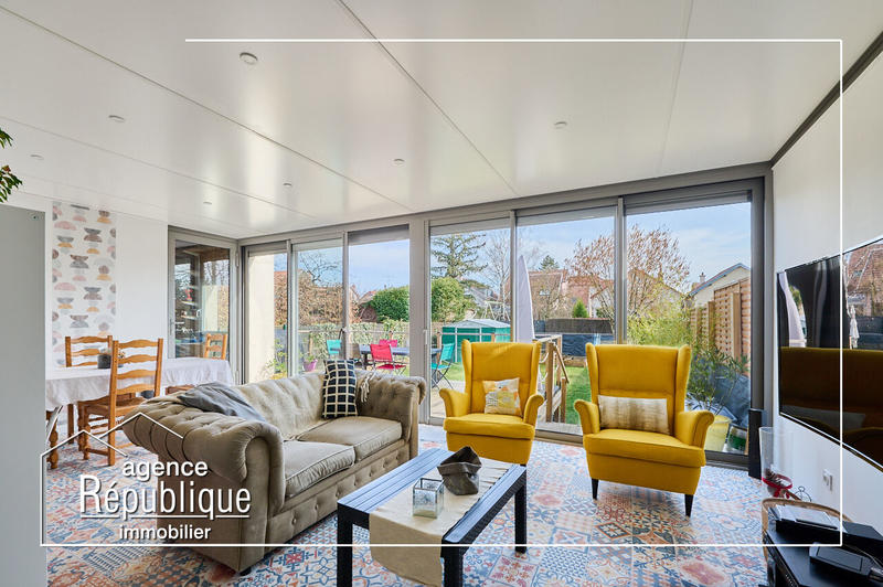 Maison - 222 m² - 9 pièces