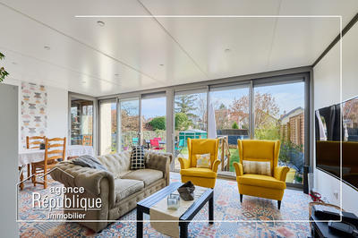 Maison - 222 m² - 9 pièces