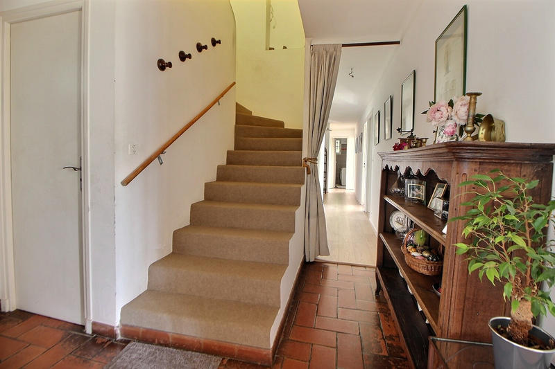 Maison - 303 m² - 8 pièces