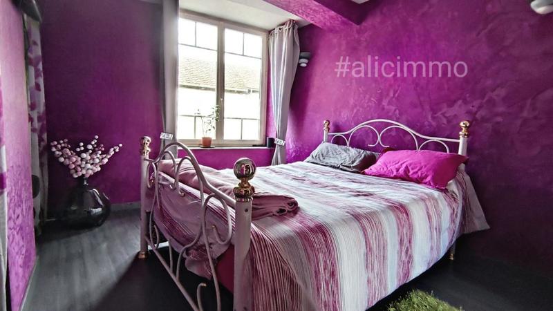 Maison - 300 m² - 6 pièces