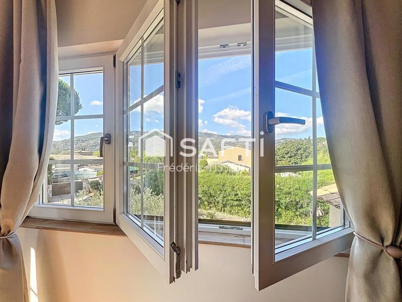 Maison - 220 m² - 8 pièces