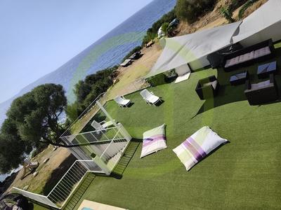 Maison - 412 m² - 8 pièces