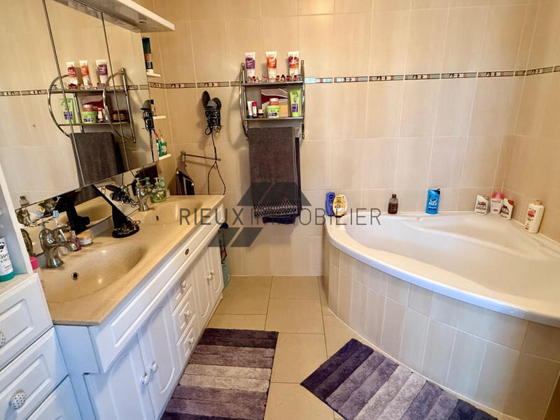 Propriété - 105 m² - 5 pièces