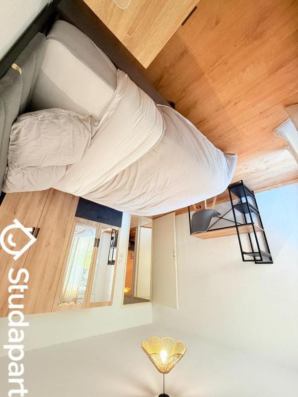 Chambre - 11 m² - 1 pièce