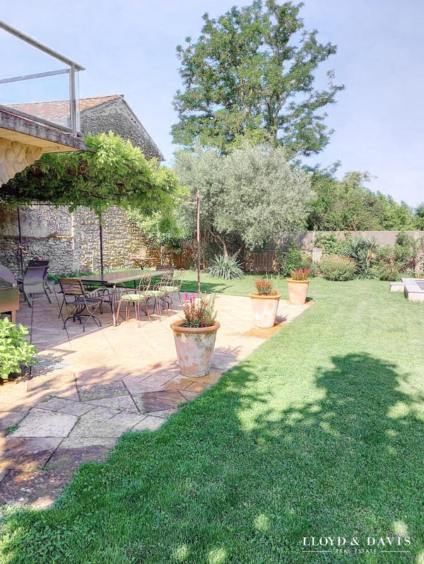 Mas - 204 m² - 9 pièces