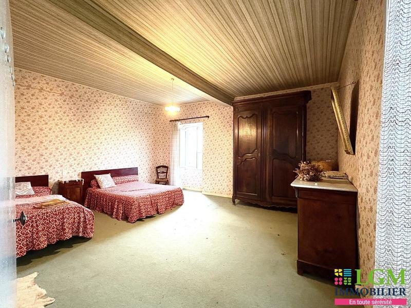 Maison - 260 m² - 6 pièces