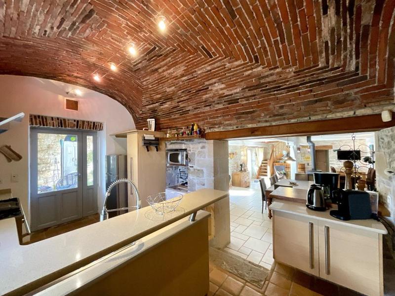 Demeure - 230 m² - 9 pièces