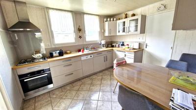 Maison traditionnelle - 98 m² - 5 pièces