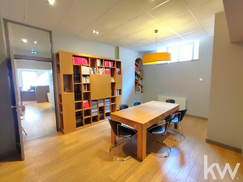 Bureau - 155 m² - 7 pièces