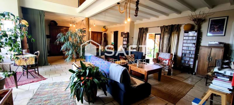 Maison - 230 m² - 7 pièces