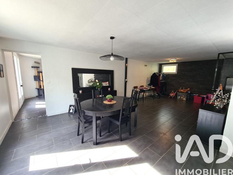 Maison - 202 m² - 7 pièces