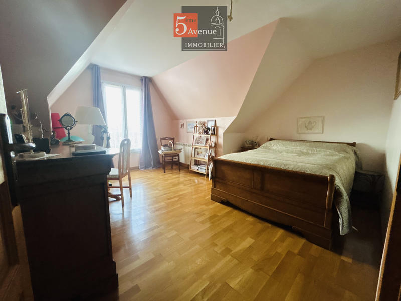 Maison - 143 m² - 6 pièces