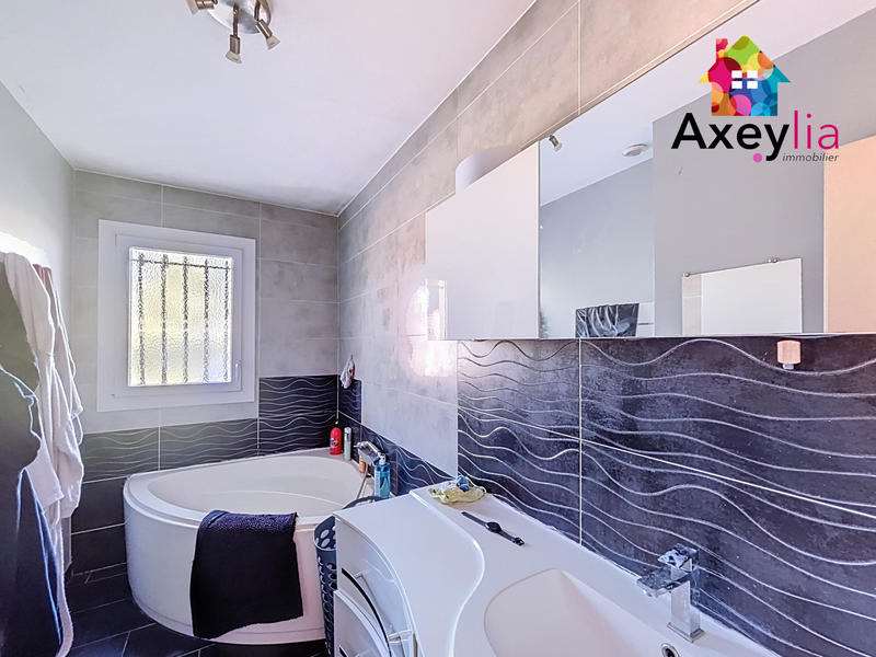 Maison - 122 m² - 5 pièces