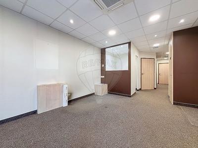 Local commercial - 70 m² - 4 pièces