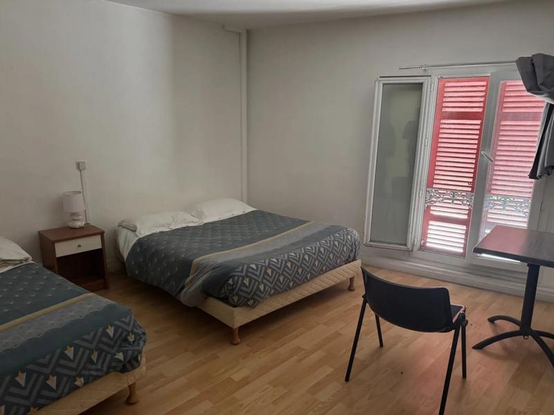 Propriété - 625 m²