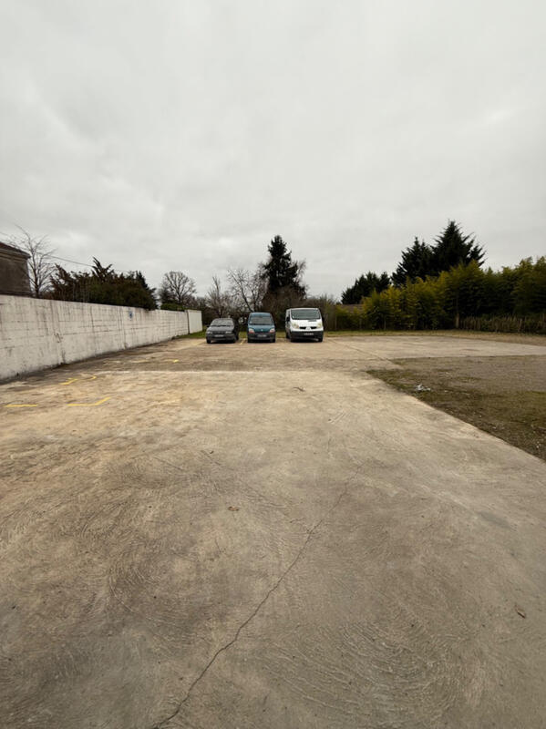 Local commercial - 270 m² - 2 pièces