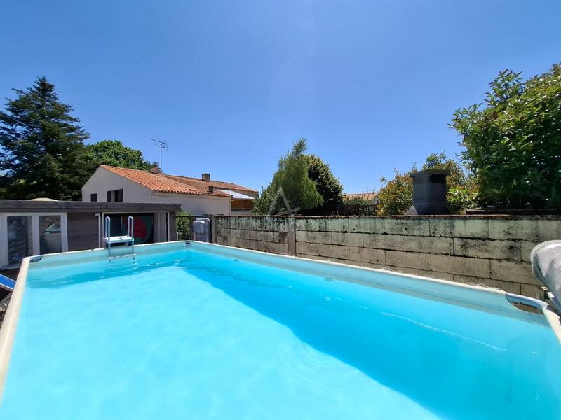 Maison - 234 m² - 8 pièces