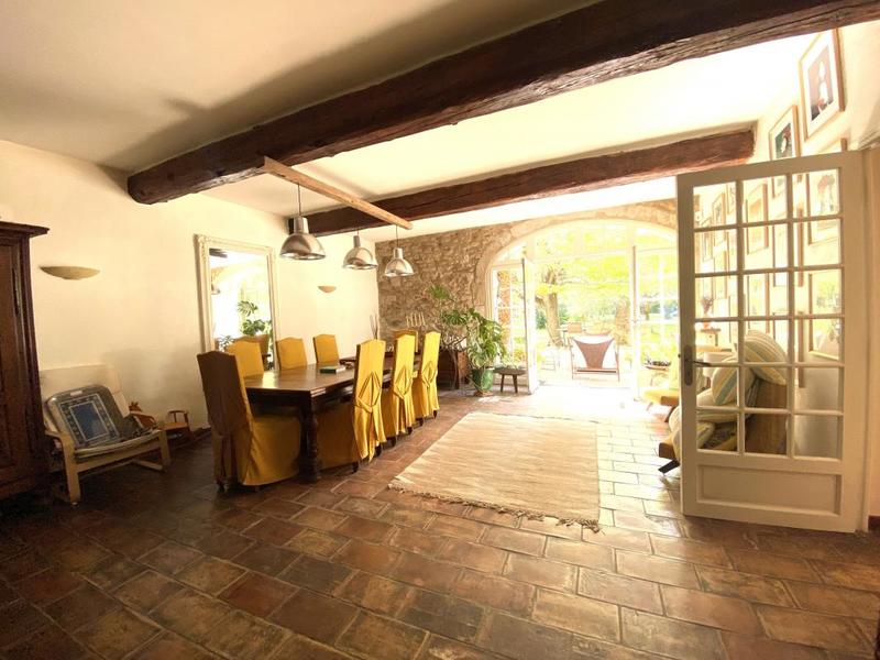 Mas - 528 m² - 16 pièces