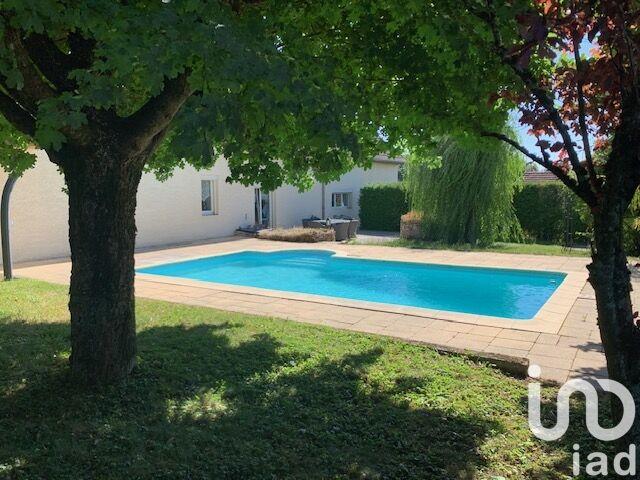 Maison - 180 m² - 9 pièces