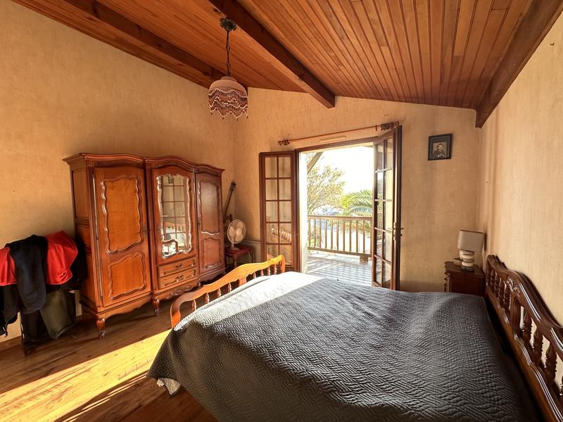 Maison traditionnelle - 200 m² - 8 pièces