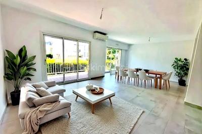 Appartement - 97 m² - 4 pièces