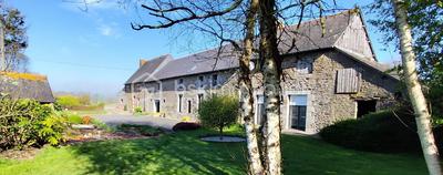 Propriété - 325 m² - 11 pièces