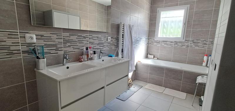 Maison - 111 m² - 4 pièces