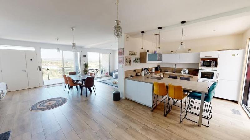 Maison - 265 m² - 7 pièces