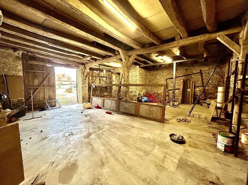 Maison traditionnelle - 220 m² - 10 pièces