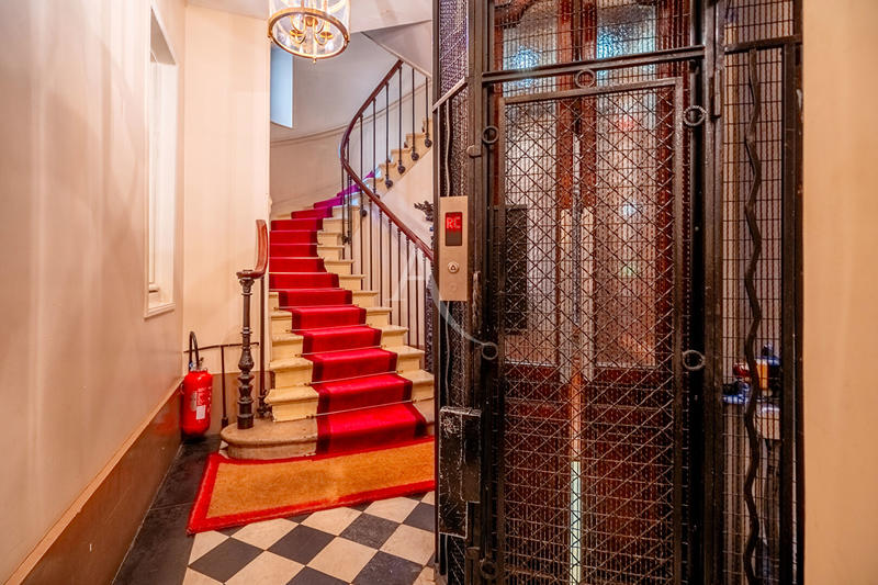 Appartement - 150 m² - 6 pièces