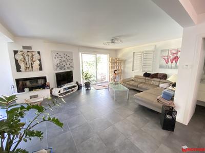 Maison - 138 m² - 6 pièces